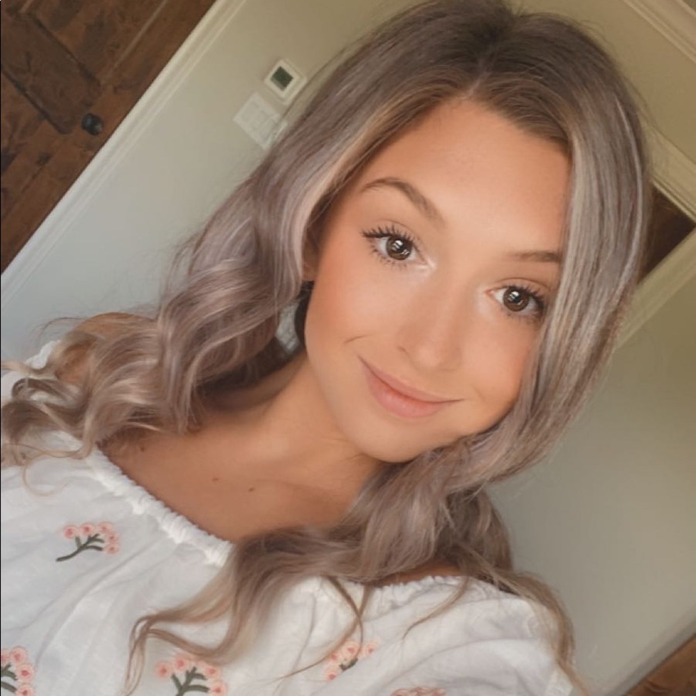 Meet your Posher, Breanna